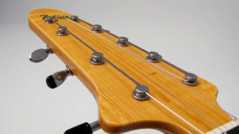graphite retainers prevent string breaks