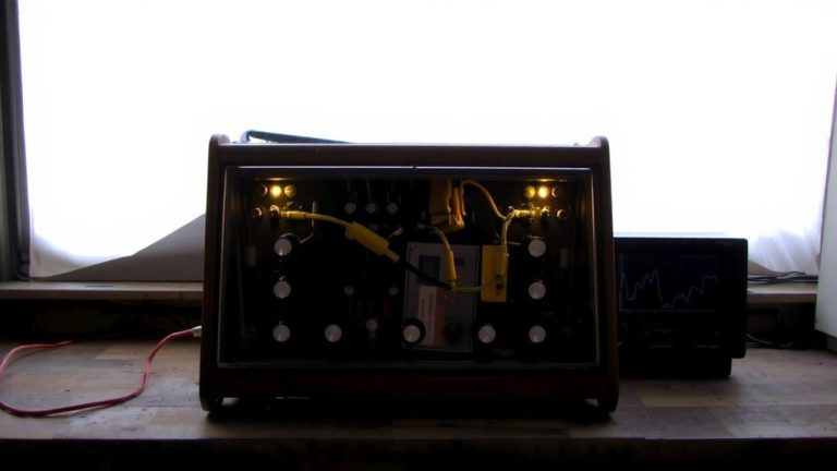 paraphonic synths voice architecture